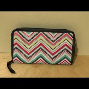 thirty-one Coupon Clutch - Party Punch Chevron